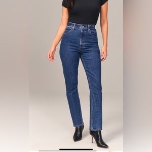 NWOT Abercrombie & Fitch 90’s slim straight ultra high rise jean